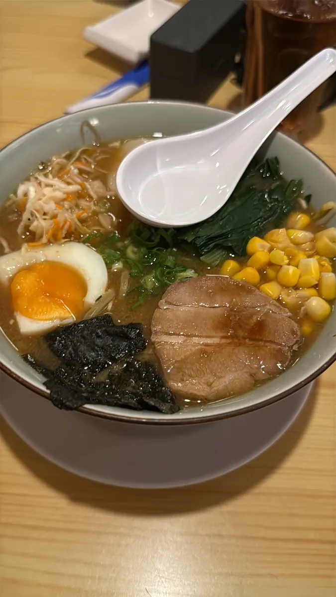 Shoyu lámen do Sushi Yassuh, na Liberdade